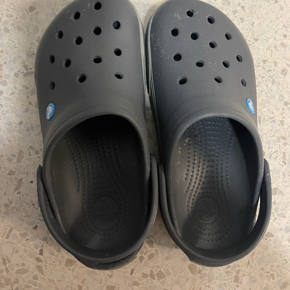 Crocs gray woman’s size 8
